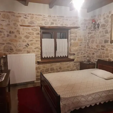 Apartment το αρχοντικό της λ.π Karpenisi